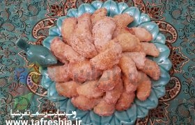 طرز تهیه شیرینی قطاب گردویی و بادامی در منطقه تفرش