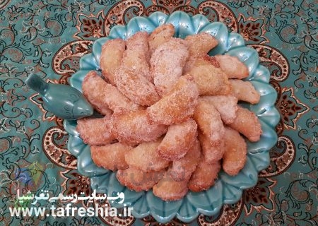 طرز تهیه شیرینی قطاب گردویی و بادامی در منطقه تفرش